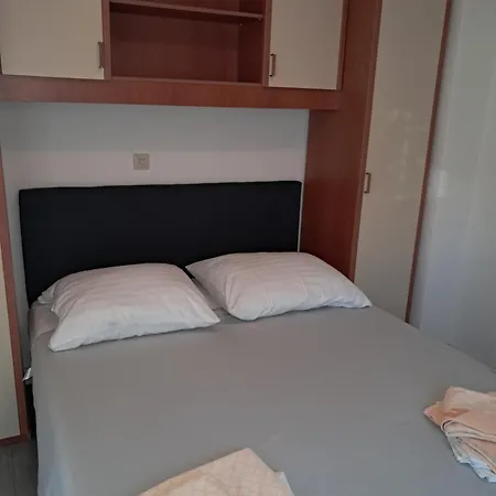 Vlado Appartamento Primošten